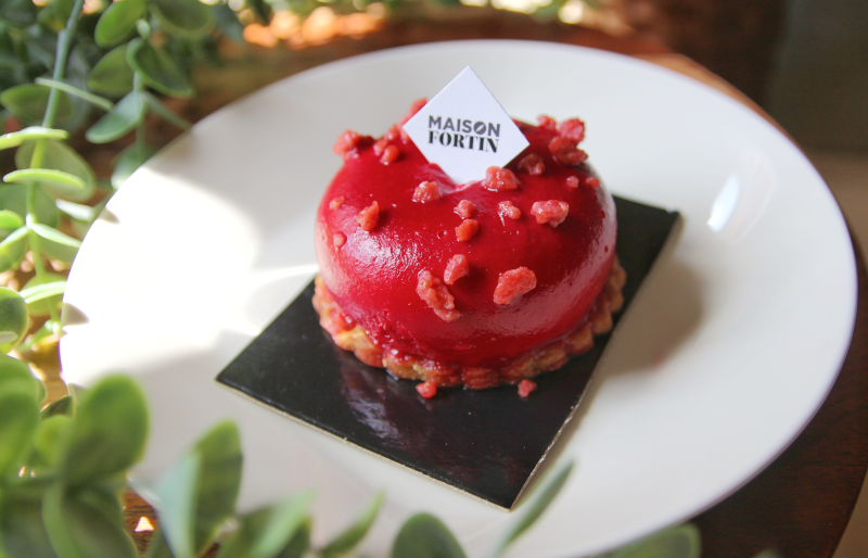 patisserie-cestas-bourg un entremet vanille fraise